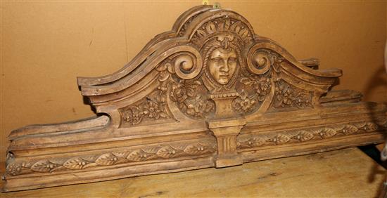 2 embossed door plinths